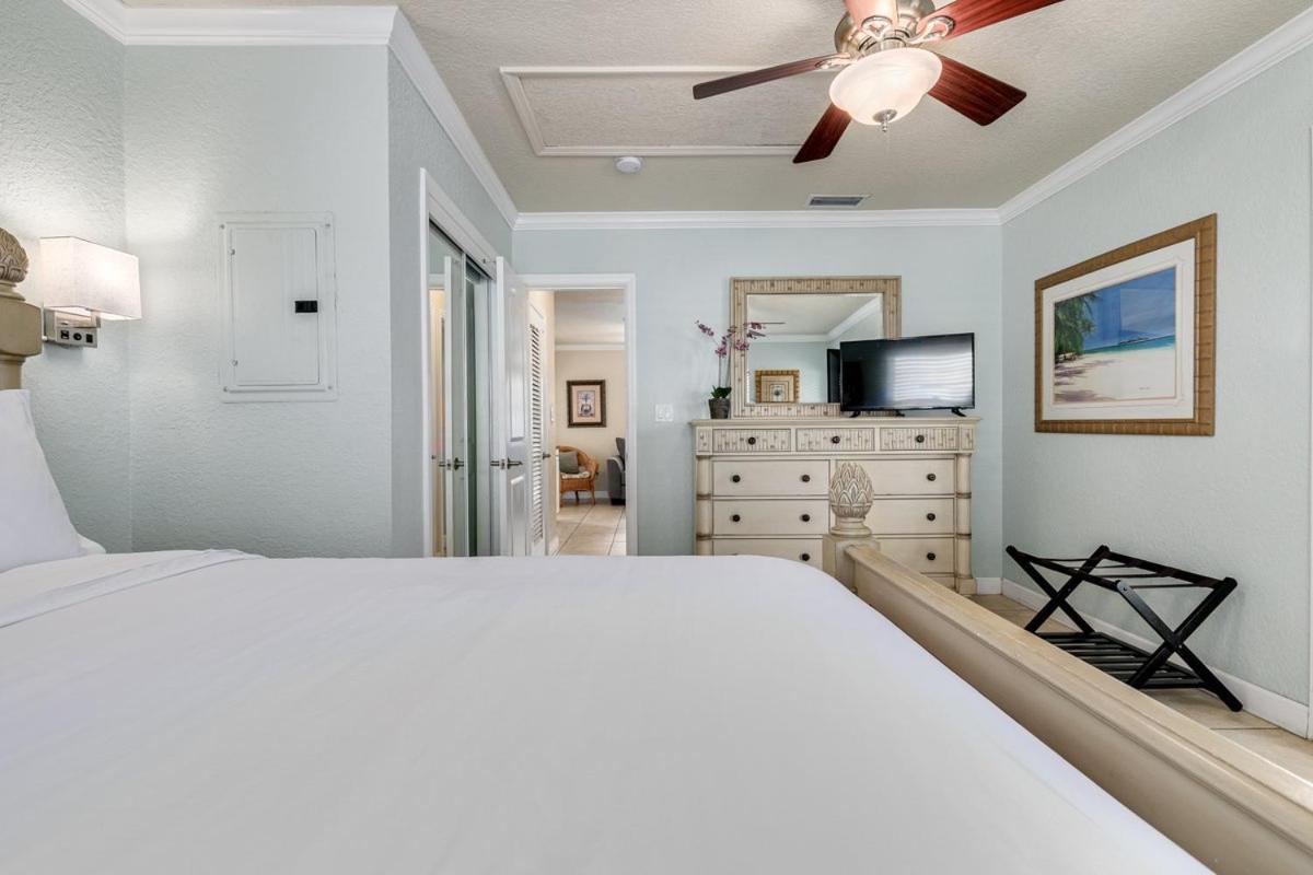 Walkable To Restaurants And Steps To The Beach! - Coconut Villa'S Suite 10 セント・ピート・ビーチ エクステリア 写真